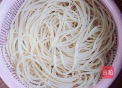 黑椒牛柳丝炒意粉的做法图解3