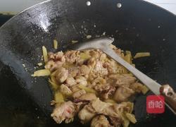 鸡肉炖木耳的做法图解2