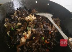 鸡肉炖木耳的做法图解4