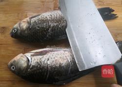 葱香鲫鱼的做法图解2