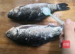 葱香鲫鱼的做法图解3