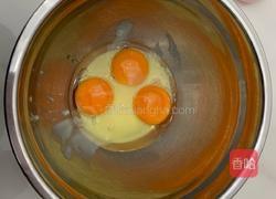 血糯米蒸蛋糕的做法图解2