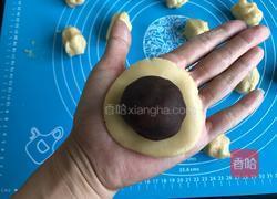 蛋黄月饼（螃蟹造型）的做法图解6