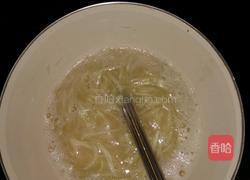 黄瓜鸡蛋芝麻饼的做法图解1