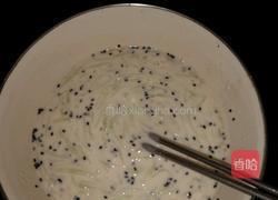 黄瓜鸡蛋芝麻饼的做法图解2