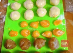 广式月饼(蛋黄白莲蓉)的做法图解9