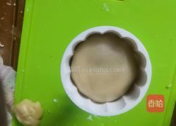 广式月饼（蛋黄白莲蓉）的做法图解13