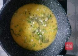 蒜香龙虾煎蛋饼的做法图解7