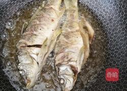 红烧小鲤鱼的做法图解3