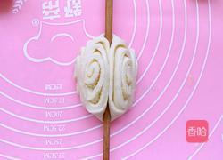 奶香花卷的做法图解10