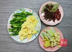 地锅鸡的做法图解2