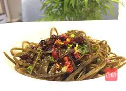 Illustration of how to make cold kelp shreds 6