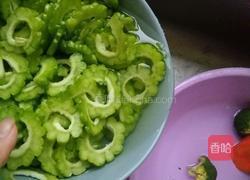 苦瓜炒豆干的做法图解7