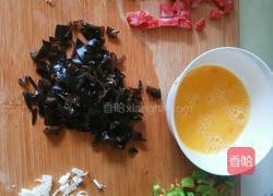 腊肠炒饭的做法图解1