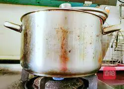 Illustration of how to make pig rind and tomato soup 9