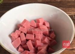 火腿丝瓜炒鸡蛋的做法图解2