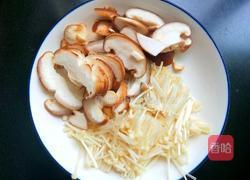 茄汁虾仁菌菇汤的做法图解5