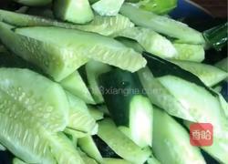 腊味黄瓜的做法图解1