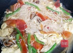 金针菇西红柿蛋面线的做法图解5