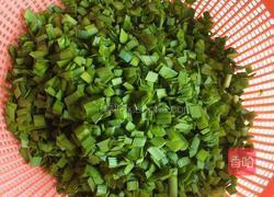 生煎水晶包的做法图解1