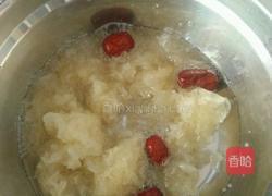 银耳红枣羹的做法图解2