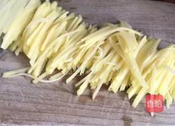 土豆丝饼的做法图解1