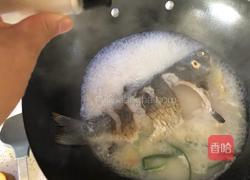 奶白鲫鱼汤的做法图解9