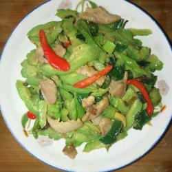 苦瓜炒肉片的做法[图]