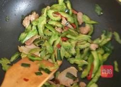 苦瓜炒肉片的做法图解5