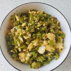 线椒炒鸡蛋的做法[图]