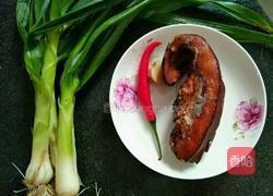 蒜苗炒薰肉的做法图解1