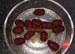 银耳雪梨莲子羹的做法图解3