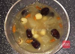 銀耳蓮子紅棗湯的功效與作用（銀耳蓮子羹的功效作用）