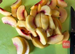 黄桃罐头的做法图解2