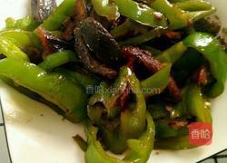 皮蛋炒辣椒的做法图解7