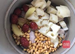 黄豆莲藕排骨汤的做法图解7