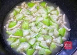 丝瓜虾仁菌菇汤的做法图解10
