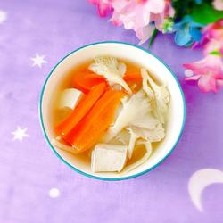 平菇豆腐汤的做法[图]