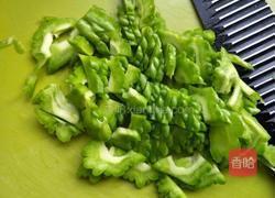 蜂蜜苦瓜汁的做法图解3