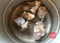 薏米冬瓜筒骨汤的做法图解5