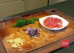 清淡型肉丝炒茄子的做法图解2