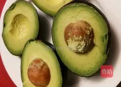 牛油果虾仁意面的做法图解1