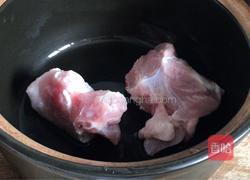 百合鱿鱼汤的做法图解2