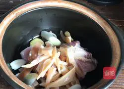 Lily Squid Soup Recipe Illustration 7