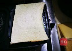 鸡蛋三明治火腿的做法图解6