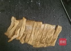 萝卜干炖五花肉的做法图解1