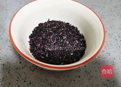 紫米餐包的做法图解1