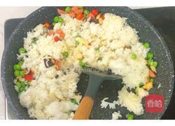 杂蔬酱油蛋炒饭的做法图解3