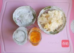 水果银耳汤羹的做法图解1