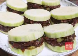 Illustration of how to make steamed zucchini with meat 6